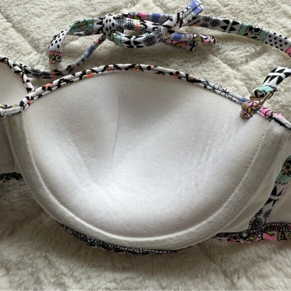 Victoria's Secret | Foil Aztec Southwest Flirt Bandeau Bikini Top | Size 36B - Picture 7 of 11